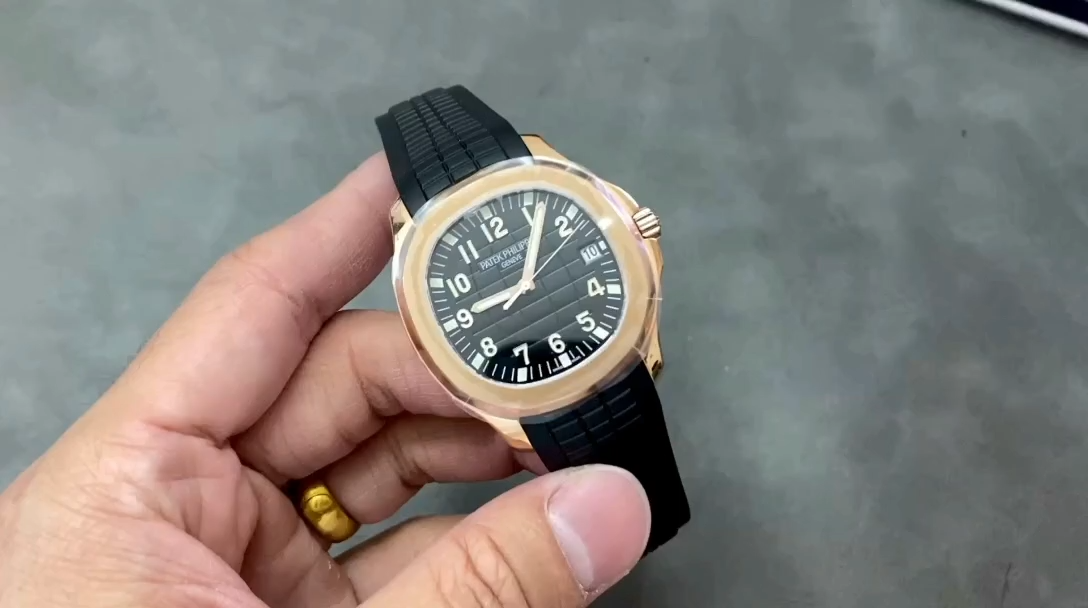 Replica Patek Philippe Aquanaut 5167R 001 40mm Mens Watch
